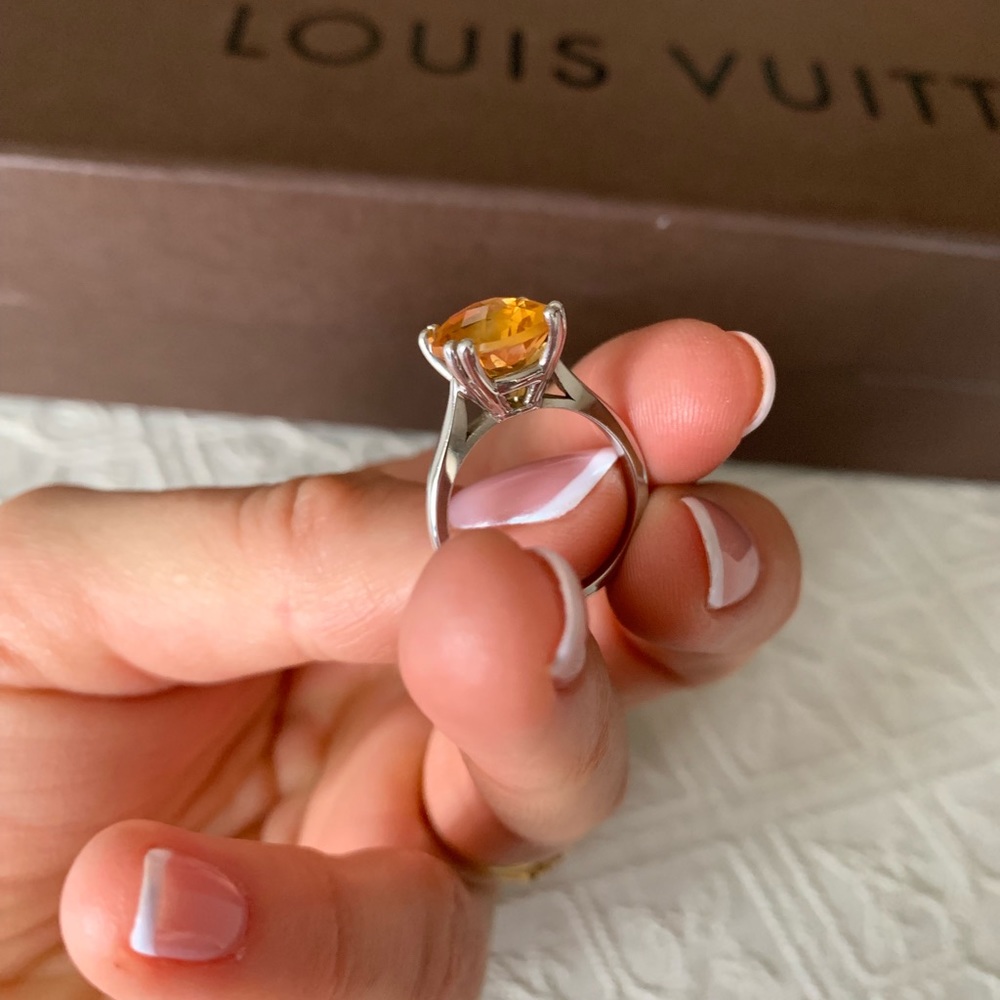 Engagement Ring ! - Picture 2 of 8